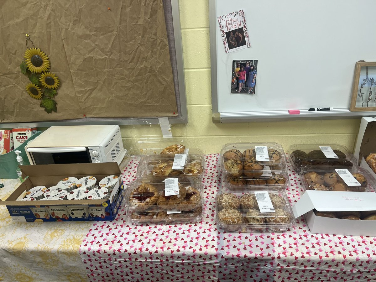 Tracy Overton (@tovertonteach) on Twitter photo The Sunflower staff is so spoiled! Our <a href="/SunflowerPTALen/">Sunflower PTA Board</a> provided pizza dinner last night and today we have a pastry and yogurt breakfast. Thank you for always supporting us in so many ways!! The Sunflower staff is so spoiled! Our <a href="/SunflowerPTALen/">Sunflower PTA Board</a> provided pizza dinner last night and today we have a pastry and yogurt breakfast. Thank you for always supporting us in so many ways!!