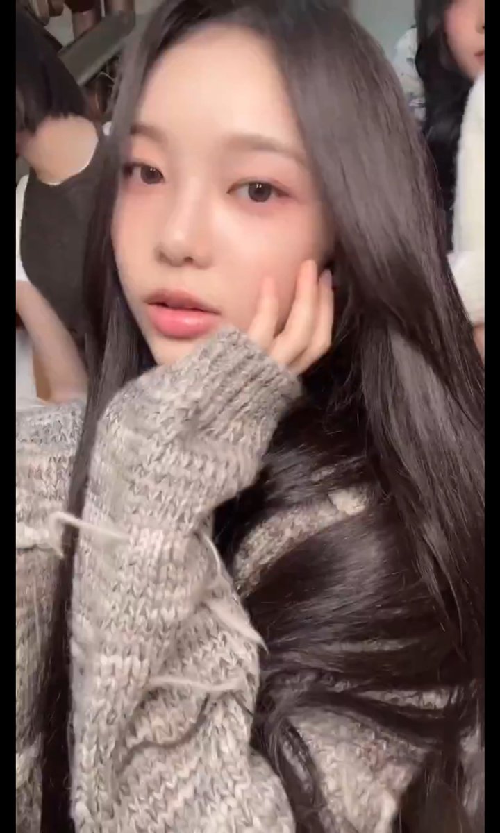 📽 - Cut Photo da Ian no novo Update do Instagram!

#Hearts2Hearts #하츠투하츠 #H2H
#IAN #이안 <a href="/H2H_smtown/">루비</a> x.com/iansrated/stat…