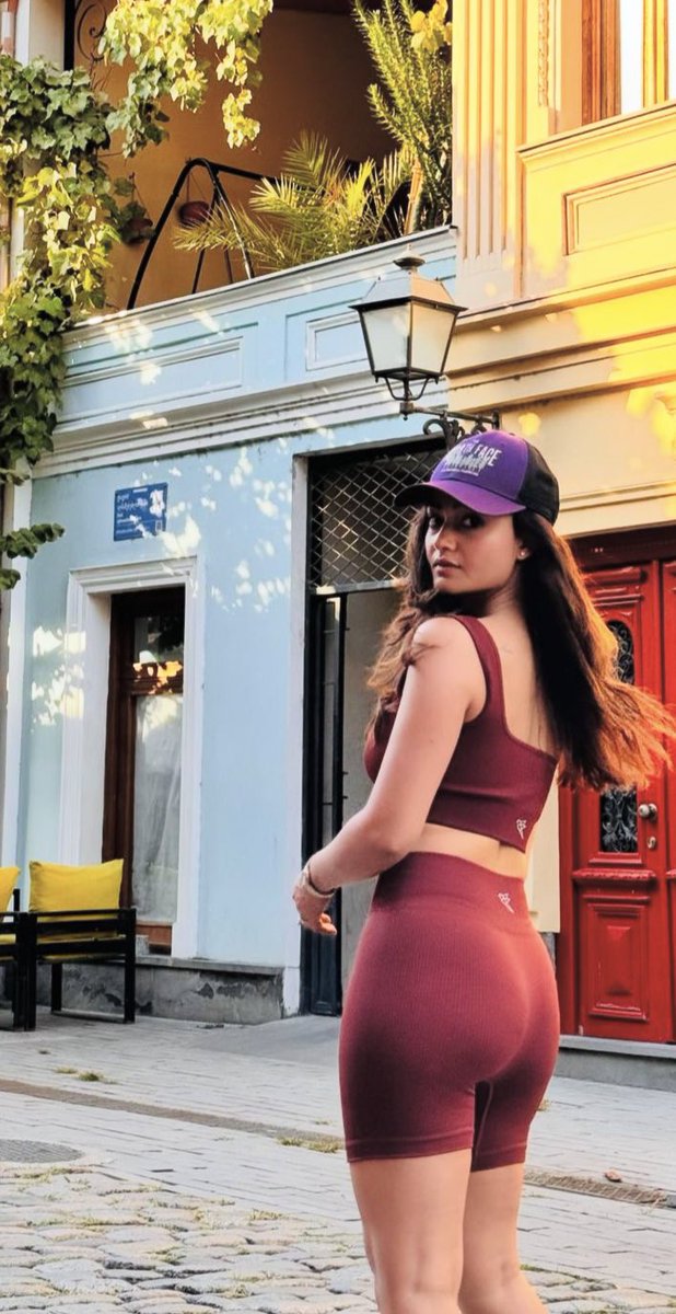 FunPlanet365's tweet image. #StarManSpecial #BackPose
Gorgeous Ladies 🥰🥰🥰 
#ShamaSikander Shama
#ananyapanday Ananya #TridhaChoudhury Tridha
#dualipa Dua