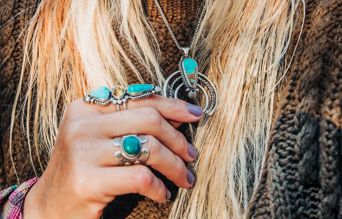 Silver__Raven's tweet photo. Beautiful captures by the talented @franziska_lewis_photography ✨ 

Love her colllection of ‘Silver Raven Jewels!” 💖  

https://t.co/bsL33YHXy5

#jewelry #handmade #Folly #Charlestonsc #rings #Turquoise https://t.co/wrHzvCbczk