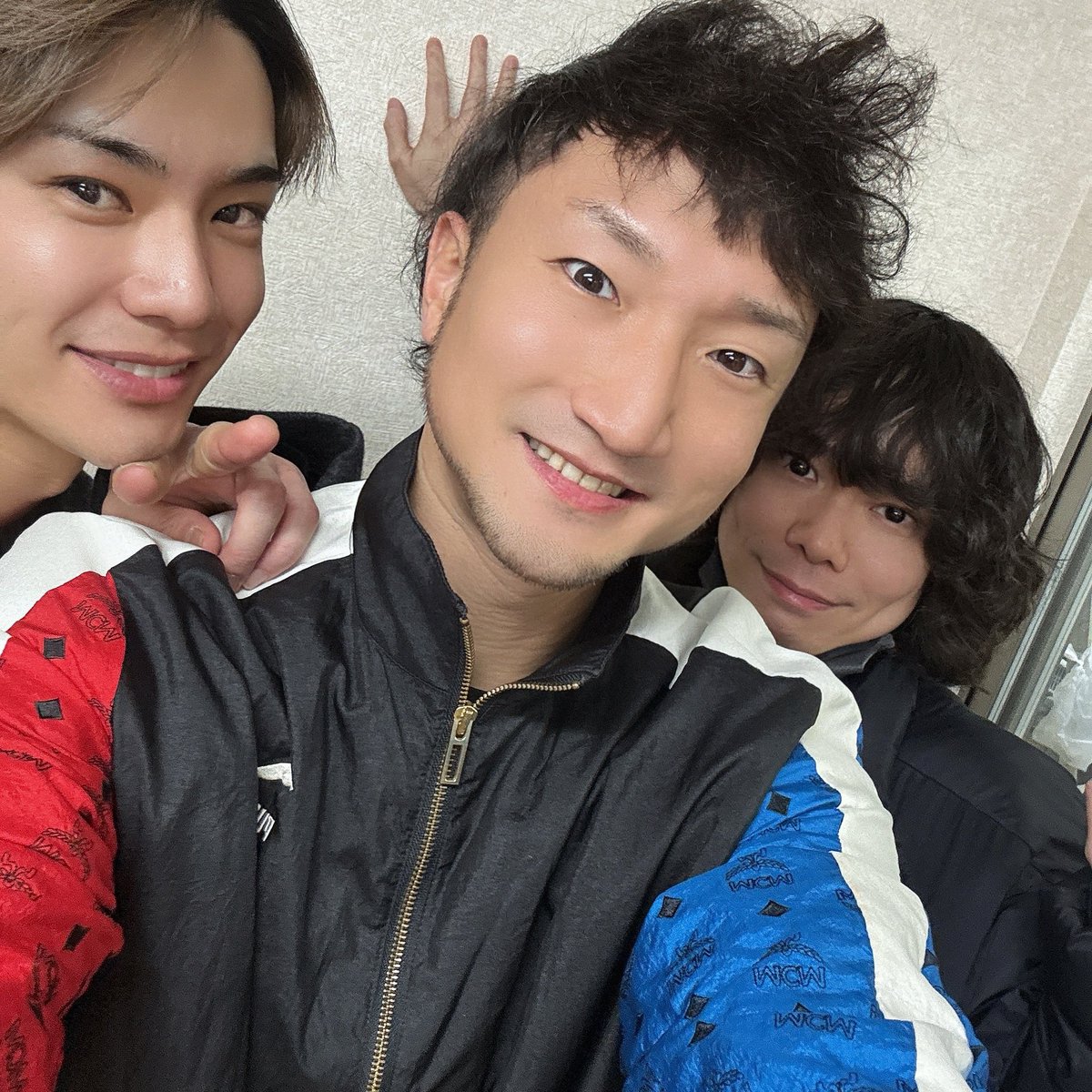 yuki_wr1's tweet image. 無事全ての舞台稽古を終え…

いよいよ明日 #ブリミュ 開幕⚔️

最っ高な初日になりますように✨

尊敬で安定の同い年ーズと😉
#秋沢健太朗 #兼松衆

rmbleach.com