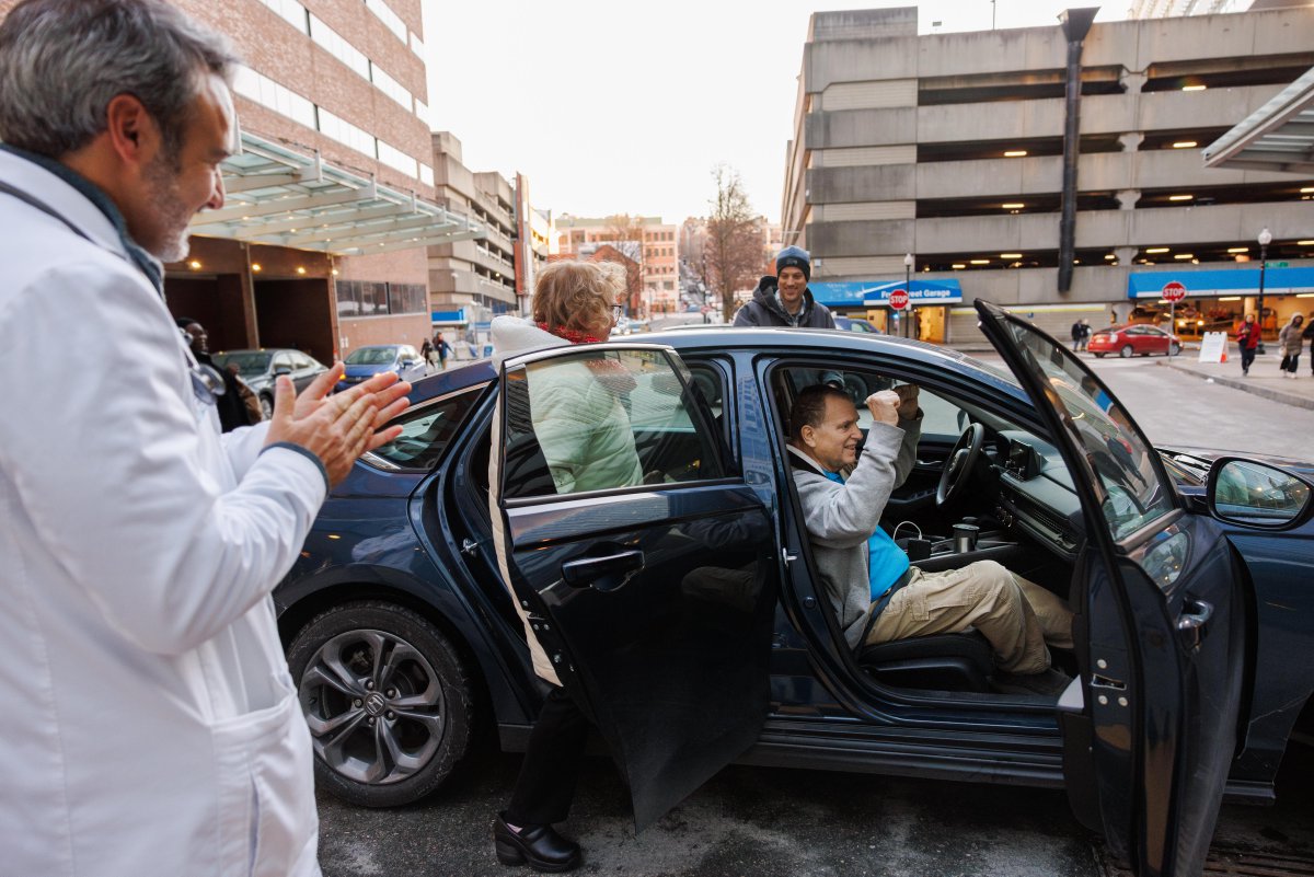 MassGenBrigham's tweet image. .@MassGeneralNews set another milestone. Jan 25th marked our 2nd successful xenotransplant of a genetically-edited pig kidney into a living recipient. Tim Andrews is now the 4th person in the world to receive a genetically-edited pig kidney. spklr.io/6017F29U