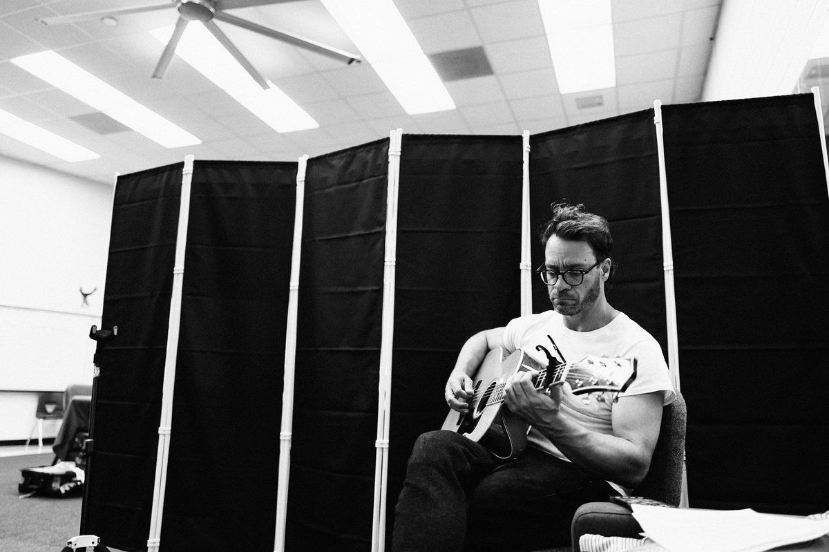 TICKETS ON SALE NOW! The EU &amp; UK tour is officially here and you don’t want to miss out. Get your tickets before they’re gone.

Tickets: amoslee.com
￼
📸: Becky Fluke