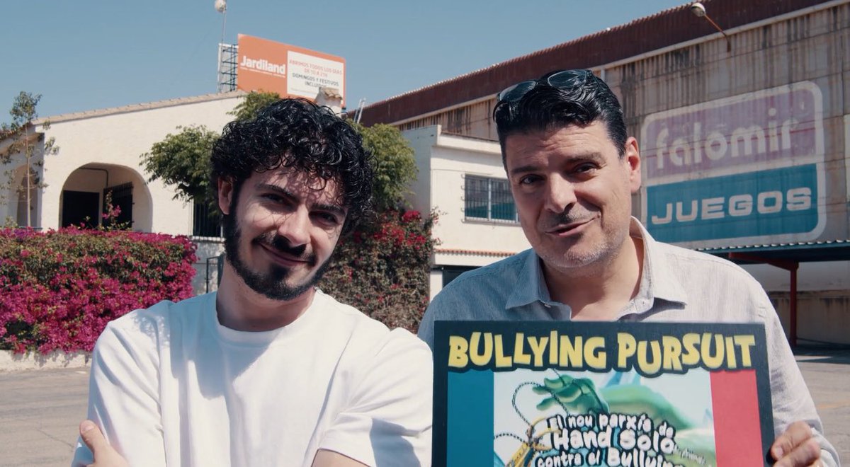 FestivalJocPirineu (@festivaljoc) on Twitter photo <a href="/falomirjuegos/">Falomir Juegos</a> va descobrir el joc
'Bullying Pursuit' al <a href="/FestivalJoc/">FestivalJocPirineu</a> 2024, basat en la historia de superació de <a href="/handsolooficial/">Hand Solo</a> i el va signar!
🙌 Aquest any repeteixen com a patrocinadors del Festival 2025!
Descobreix aquí aquesta història
👉 youtu.be/YbBGEU9dadc?fe… <a href="/falomirjuegos/">Falomir Juegos</a> va descobrir el joc
'Bullying Pursuit' al <a href="/FestivalJoc/">FestivalJocPirineu</a> 2024, basat en la historia de superació de <a href="/handsolooficial/">Hand Solo</a> i el va signar!
🙌 Aquest any repeteixen com a patrocinadors del Festival 2025!
Descobreix aquí aquesta història
👉 youtu.be/YbBGEU9dadc?fe…