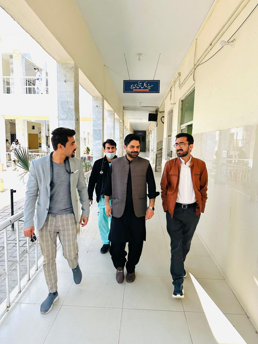 IDFDIKOfficial's tweet photo. مرکزی صدر انصاف ڈاکٹرز فورم و فوکل پرسن برائے وزیر اعلیٰ خیبرپختونخوا، اسسٹنٹ پروفیسر ڈاکٹر مدیر خان کا ڈیرہ اسماعیل خان کا دورہ۔ ڈی ایچ کیو ہسپتال پہنچنے پر ہسپتال ڈائریکٹر ڈاکٹر طاہر گنڈہ پور اور آئی ڈی ایف ڈی آئی خان کے صدر ڈاکٹر شاہ زیب خانزادہ مروت نے

1/3

#IDFKPUpdates https://t.co/qKuAqtvLqu