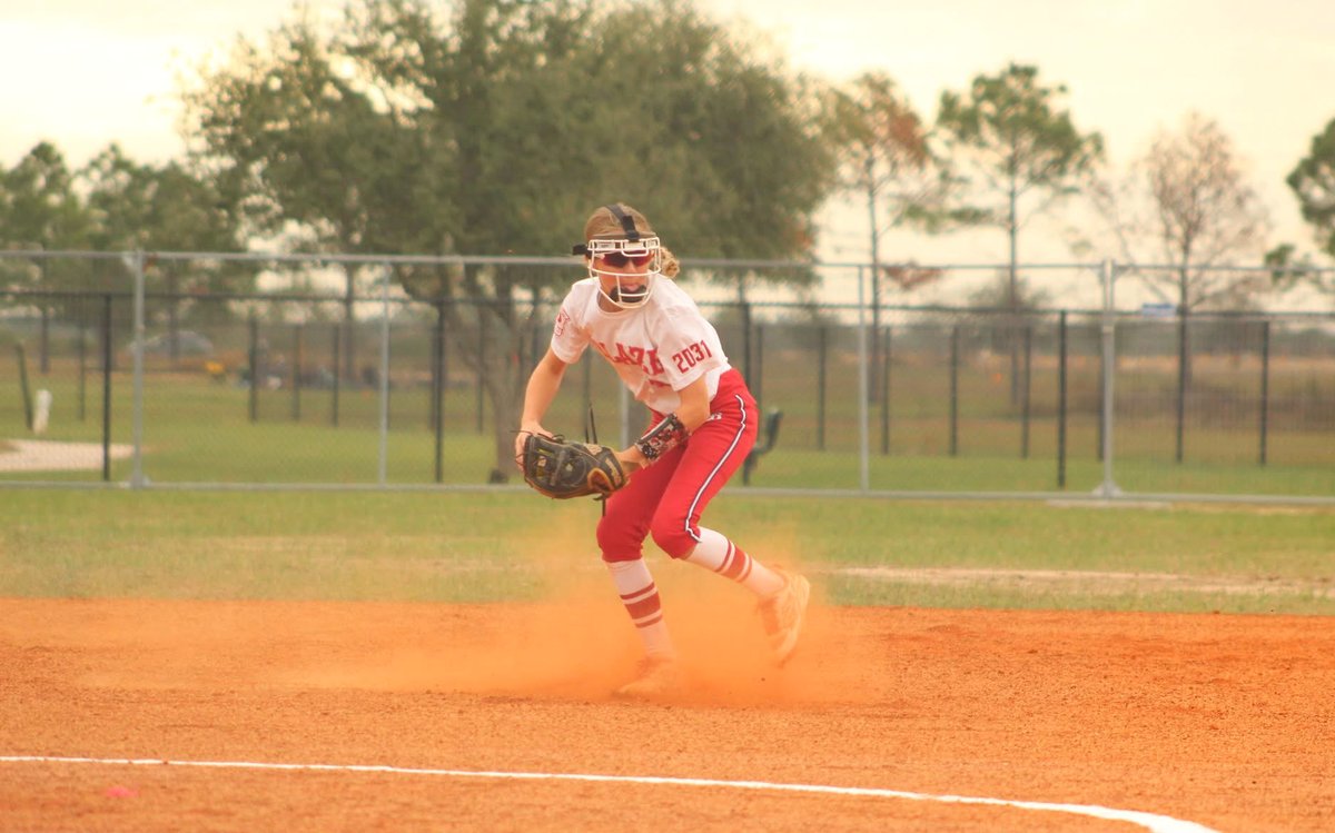 How important are non-starters to a team’s success? 🥎🔥

The best teams are built on hard work, preparation, and every player embracing their role! 💪

Read more: extrainningsoftball.com/power-bench-no…