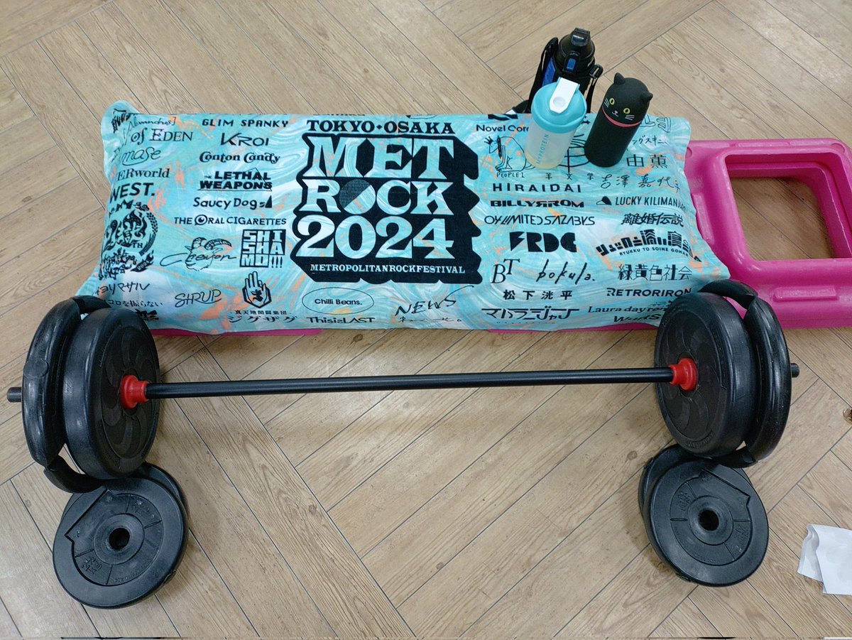 LADLE_FFS's tweet image. 本日は
#GROUPBLAST 45
Hiroさんの  #GROUPPOWER 60
を受講。

社長曰く、スタジオで１番ハードなのはBLASTなそうなのですが、本気でやる人にとっては、ファイトの方が高強度ですね。

@ToruKikuchi529 さん。
いただいたタオルは、バッチリと活用させてもらっていますよ～。✌️

 #MOSSA