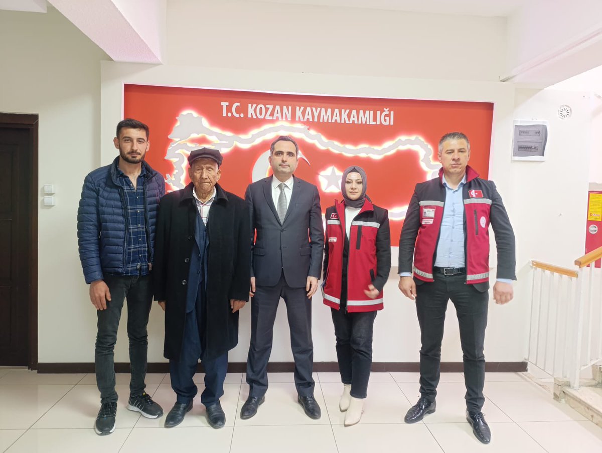 Kozan Sosyal Hizmet Merkezi Müdürlüğümüz Şehit Aileleri ve Gazi Hizmetleri  Birimimiz eşliğinde, Kore Gazimiz Mehmet KÜPELİ  Kozan Kaymakamımız Sn.Bahattin Alp ARSLANKÖYLÜ'yü makamında ziyaret etti.🇹🇷🇹🇷🇹🇷