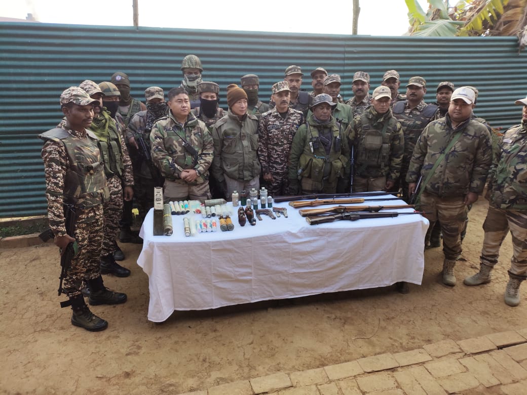 8Bncrpf's tweet photo. In a meticulously coordinated search operation at Bishnupur, Manipur, teams from #CRPF08BN #AssamRifles &amp; #Manipur Police recovered a substantial cache of arms, ammunition &amp; explosives, suspected to have been hidden by miscreants in Bishnupur District.
#08BN
#CRPF
#NationFirst https://t.co/80FG1Tr6ek
