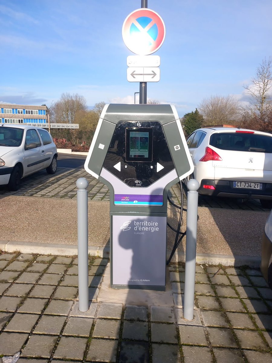 EnergieFlandre's tweet image. 📸Nouveaux points de charge en service à Bailleul (Rue Nathalis Dumez) depuis le lundi 03 février 2025 !🚗🔌
✅1 point en 22kVA AC et 1 point rapide en 25kVA DC
➡️Accessibles avec @passpass_elec et en interopérabilité
▶️Projet @EnergieFlandre