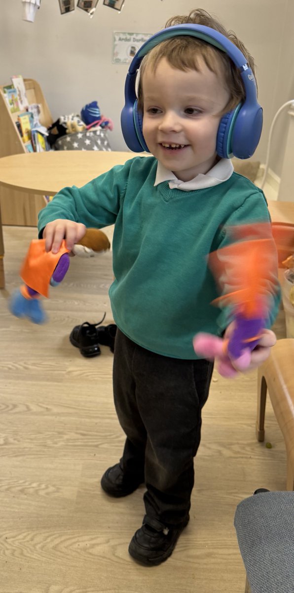 Llongyfarchiadau enfawr i Sêr Iaith a Dysgwyr yr Wythnos!🌟Rydych chi'n wych!👏💚#siarteriaithtredegar 🏴󠁧󠁢󠁷󠁬󠁳󠁿@EAS_Cymraeg <a href="/bro_helyg/">Bro_Helyg</a>