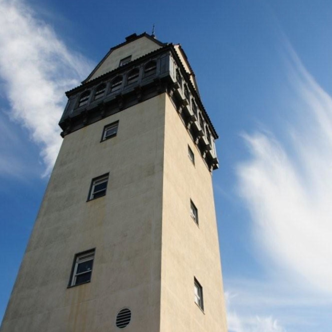 Looking for ways to make your winter weekends extra cozy? ❄️ Check out these local gems:
✨ The Shops at Evergreen Walk
✨ LuAnn’s Bakery and Cafe
✨ Hall Memorial Library
✨ Talcott Mountain State Park

📍 Heublein Tower at Talcott Mountain State Park