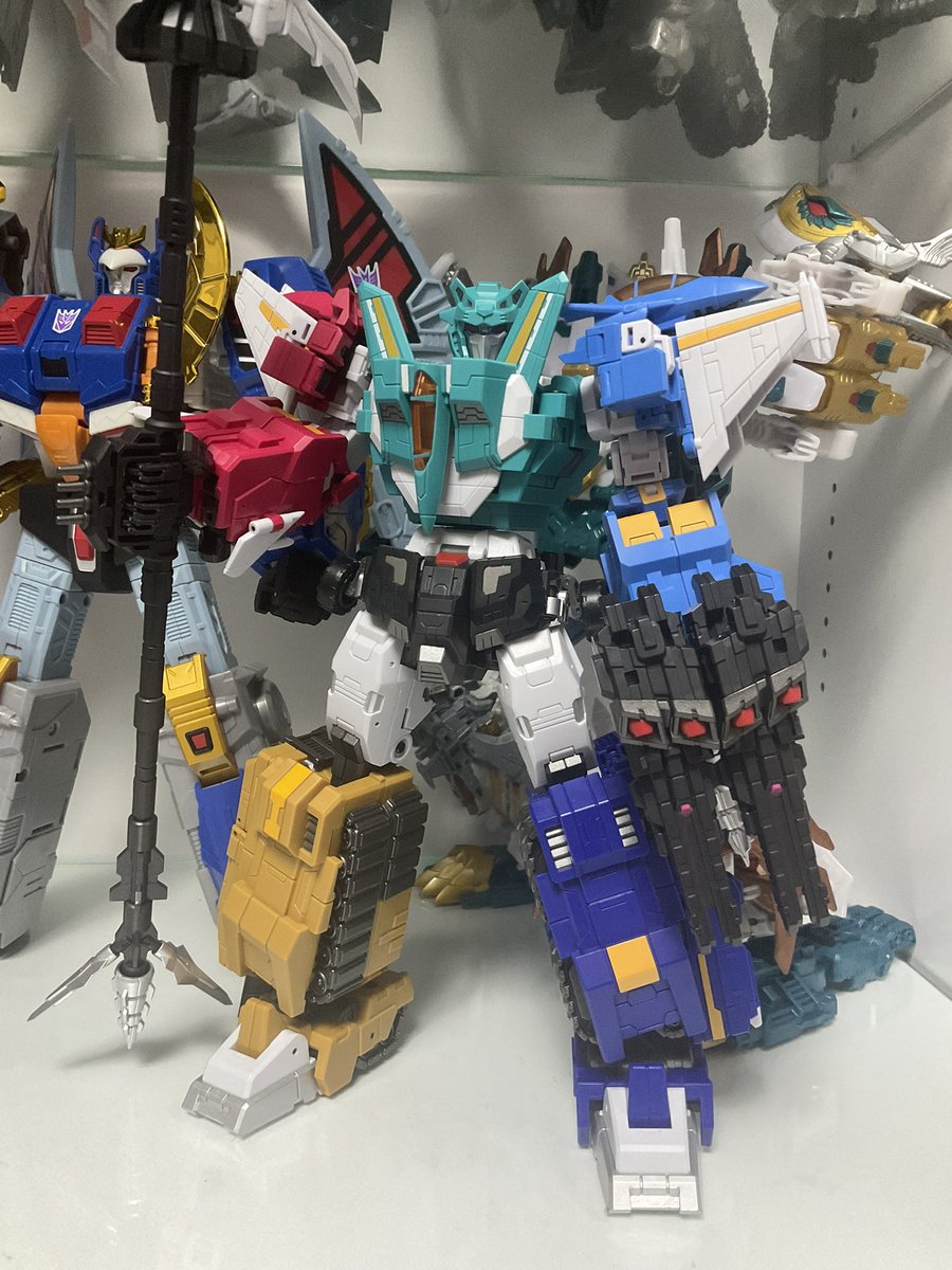 ライオカイザーは先日出た「っぽい人」を買っていて、一見こちらの方が