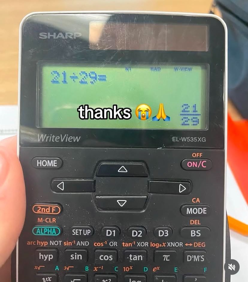 hourly_shitpost's tweet image. 