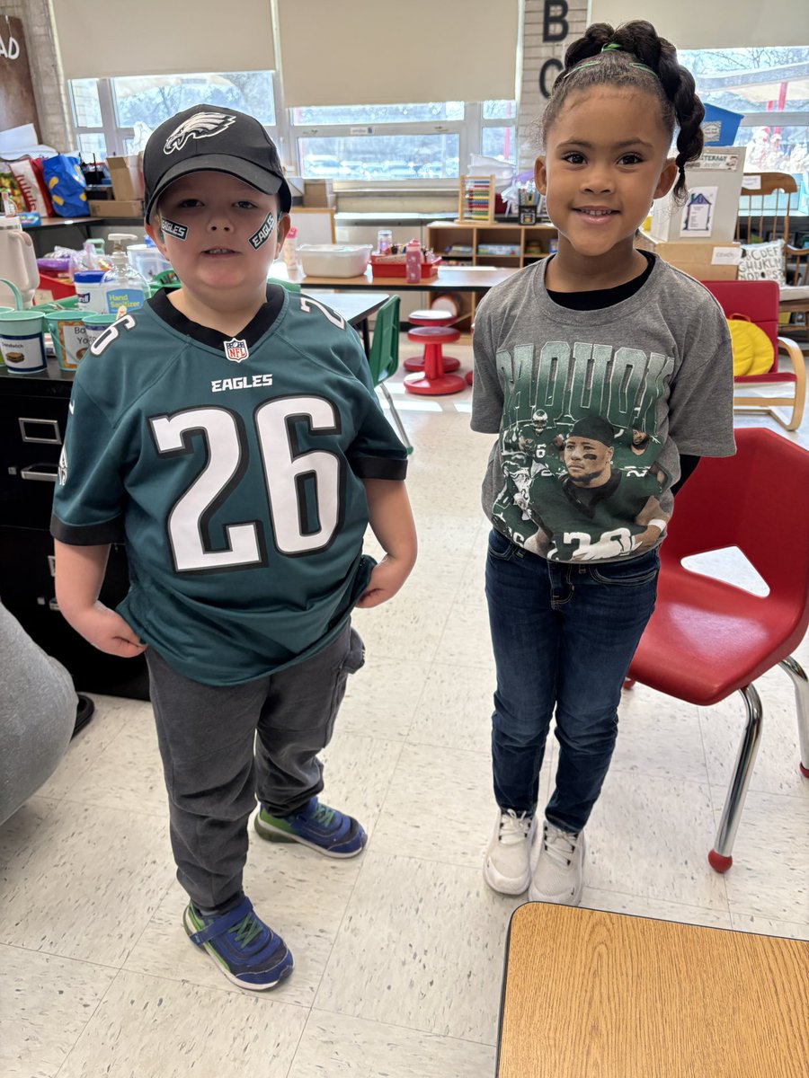 Room K3 and Roxie are rooting for an <a href="/Eagles/">Philadelphia Eagles</a> win!