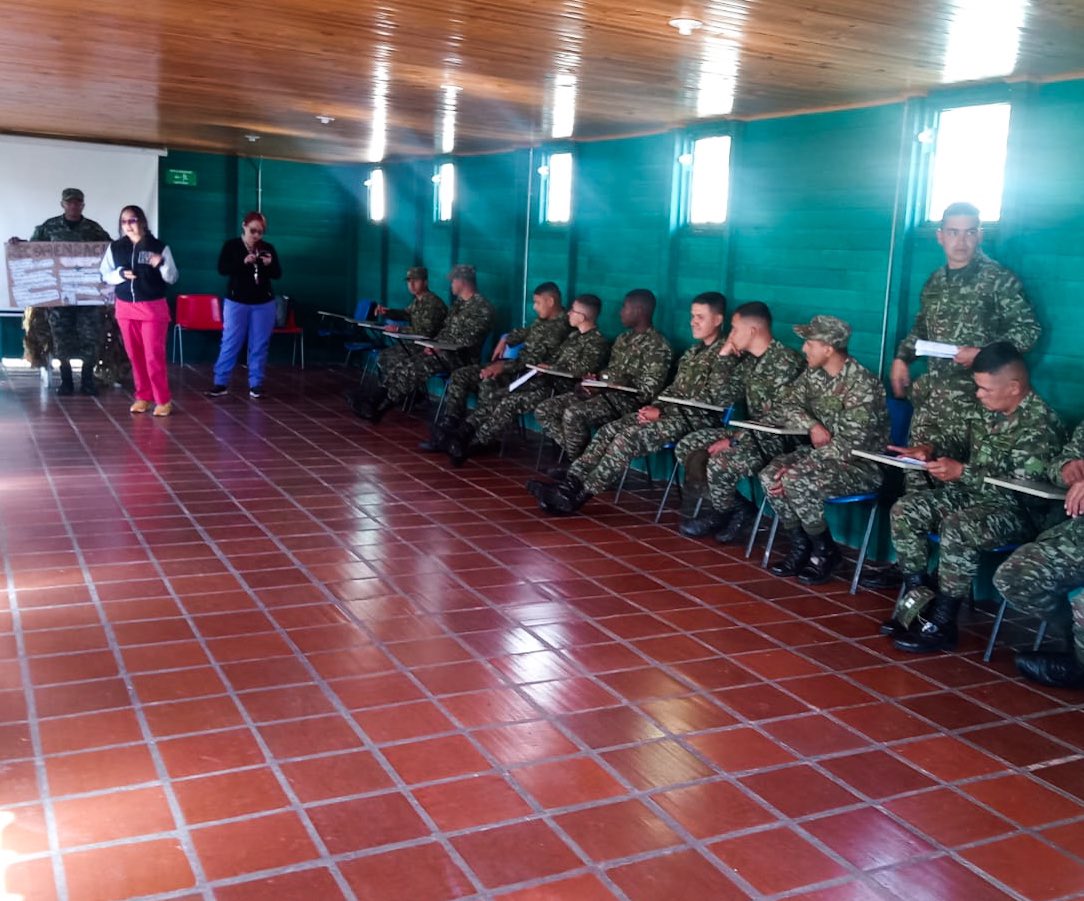 ejercito_COPER's tweet image. 📌🔊#DISAN | Llevamos a cabo una capacitación clave sobre la varicela, proporcionando a nuestro personal las herramientas necesarias para prevenir y enfrentar esta enfermedad con eficacia. 🦠💉 

¡Unidos, avanzamos por el bienestar de todos!

#PorNuestrosSoldados