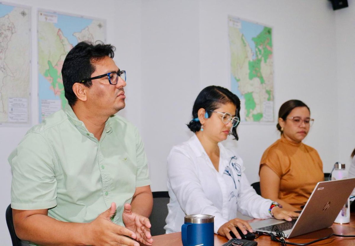 🧵| Hablamos sobre las estrategias de intervención en los territorios ejecutadas por el director territorial, <a href="/JKunzell/">Jose Kunzell</a>, quien ha priorizado la generación de confianza con las comunidades y la instalación de mesas de 🗣diálogo social con un enfoque de seguridad humana.