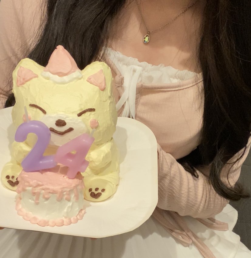 nyain28's tweet photo. 너무좋아하는 정인 생일축하해!!♡
今年もだいすきなアイエンのために手作りケーキでお祝い🦊🩷幸せと笑顔いっぱいのいい一年になりますように\(˵ˆ ³ˆ˵)/✨
#아기빵_항상_사랑으로_발효중 #Siren_Vocalist_IN #HappyINDay https://t.co/7pNz1ggklg