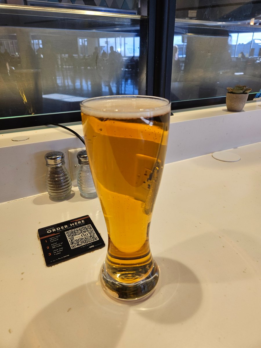 TheCriticalDri2's tweet photo. First beer in America. More will follow this weekend. https://t.co/a1512qm3gt