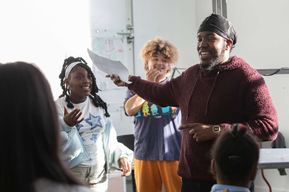 February is National Heart Month ❤️

As part of Pig Heart Boy's development, the Unicorn’s Creative Hub has collaborated with children at hospitals across the UK to capture the voices of those with first-hand experience of hospital care. 

Find out more: unicorntheatre.com/news/pig-heart…