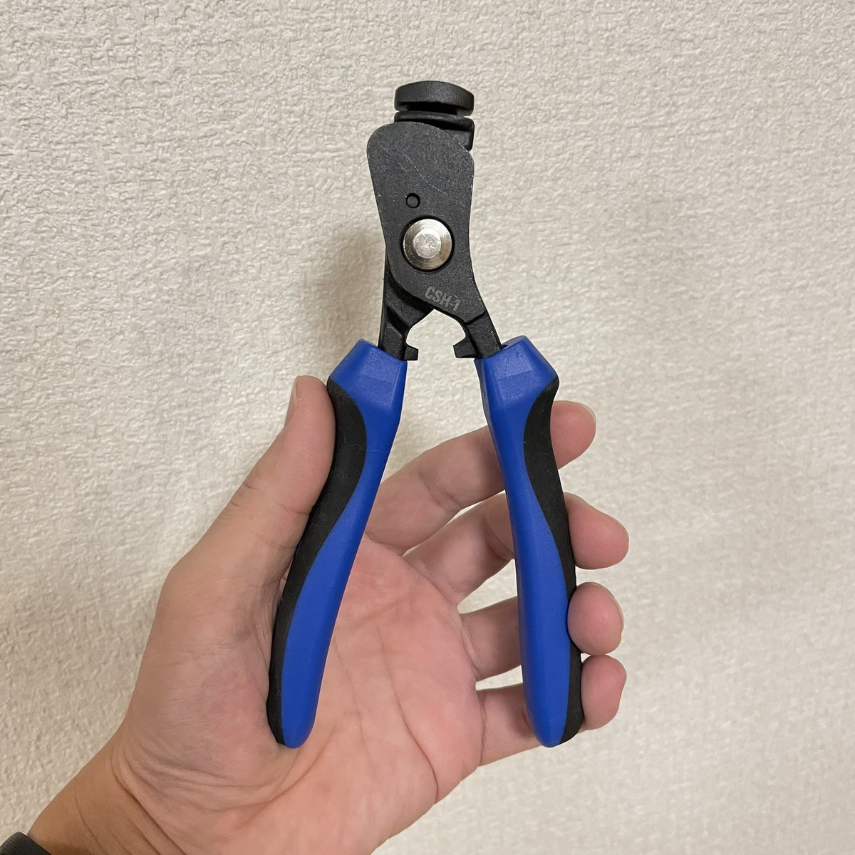 _akiRYAN_'s tweet photo. そう、君を待ってたのだよ。
自作で簡易的な工具作るのもいいけど、使用頻度が高い+モノの完成度に繋がるものはしっかりしたやつが良き。
#包丁はええやつ買え的な
#parktool
#CSH-1 https://t.co/UHbzmyMIFZ