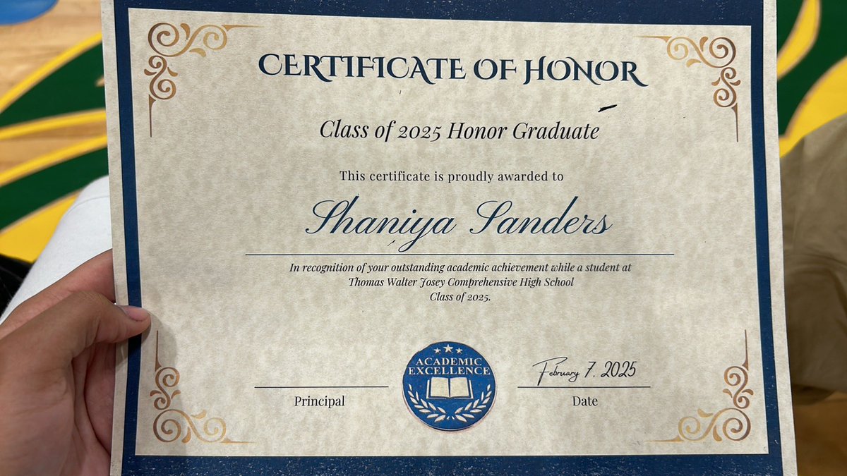 Class of 2025 honor graduate 💚💛💚