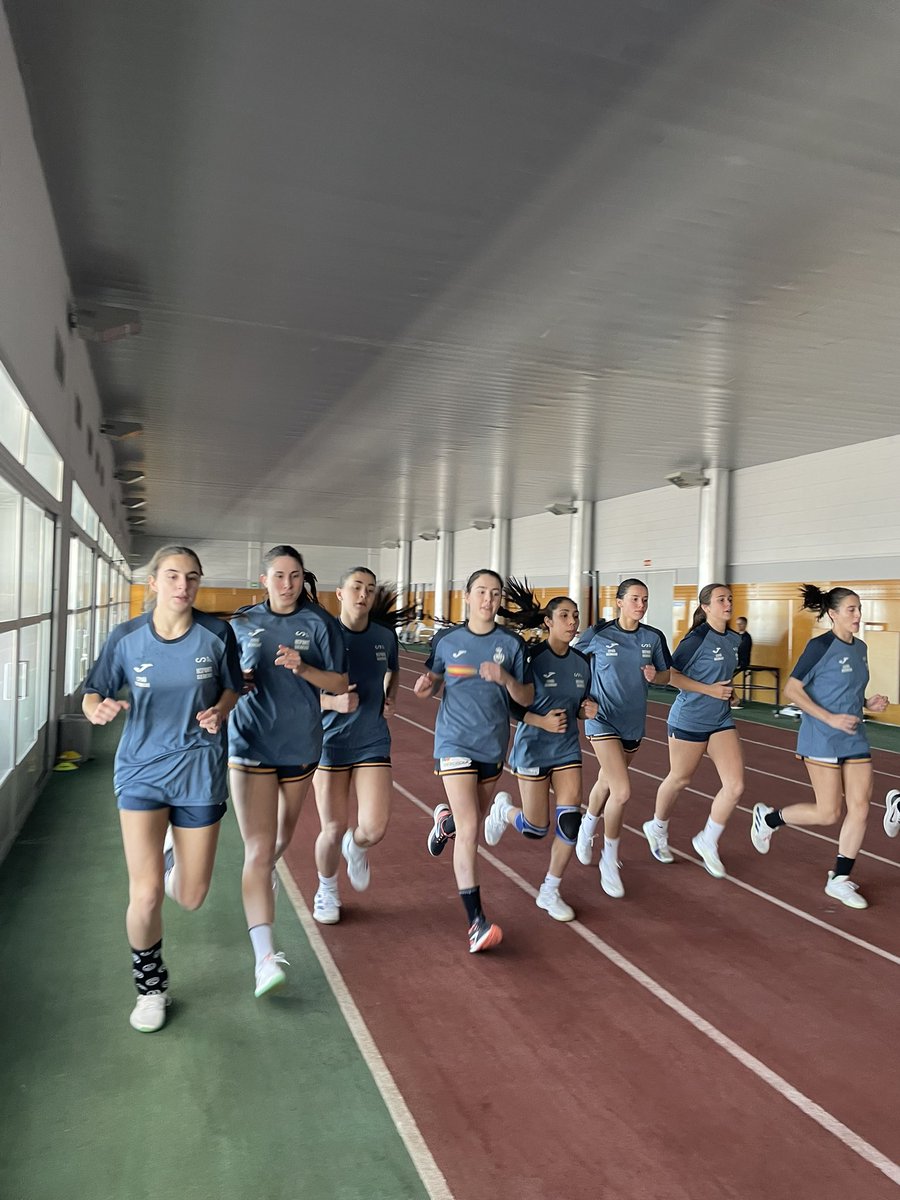 mcadens's tweet photo. Saber. Saber hacer. Saber enseñar.

Tecnificación 
(CAR Sierra Nevada)

🔮🤾🏾‍♀️🏋🏻‍♀️🧱❄️
#PNTD #Promesas #Juveniles https://t.co/Io5qM6fkyf