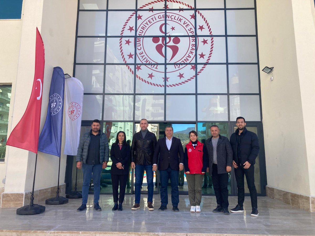 EROLKOCA1's tweet photo. 📍#KUMLUCA GENÇLİK MERKEZİ 

Ak Parti Kumluca İlçe Başkanımız Bekir Paslıkılıç ve İlçe yönetimi ,Kumluca Gençlik Merkezimizi ziyaret etti 
@OA_BAK @atayuslu
@YGrhan @GSB_Antalya @BekirPASLIKILIC @AntalyaKYGM @KumlucaKaymakam https://t.co/X5mvG1GlnE