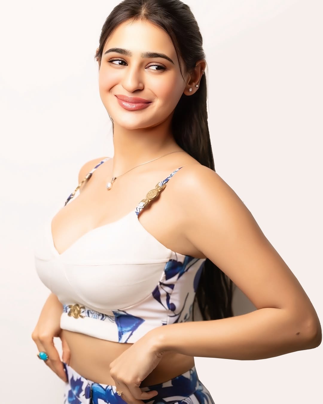 GjMbNvAWkAEHVLL?format=jpg&name=large