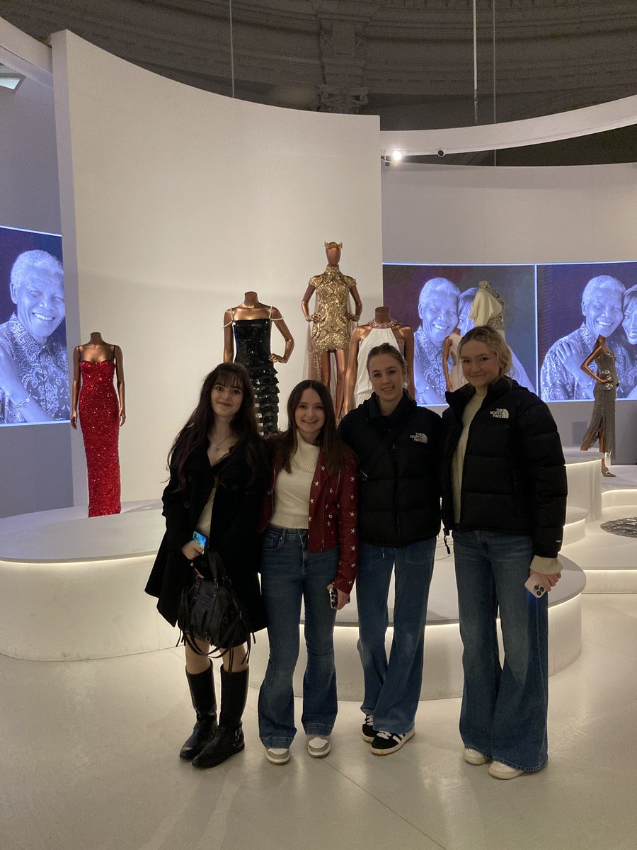 PipersSenior's tweet image. Sixth-form Textiles students have had a great trip to the V&amp;amp;A museum today. The first stop was the Naomi exhibit to see inspiring garments and read about her life story. #PipersSixthform #PipersTextiles