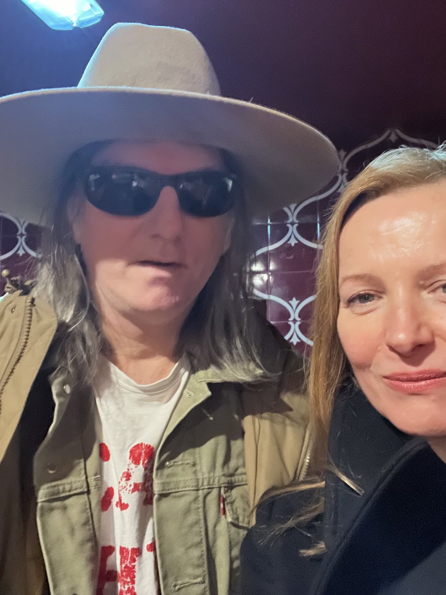 Dot Allison 🕊 (@dotallisonmusic) on Twitter photo Great night last night meeting <a href="/antonnewcombe/">anton newcombe</a> for the second time ever at <a href="/TheBarrowlands/">Barrowland Ballroom</a> BJM brilliant gig ❤️🔥.. chatting about ♾️👁️🎎💿 Great night last night meeting <a href="/antonnewcombe/">anton newcombe</a> for the second time ever at <a href="/TheBarrowlands/">Barrowland Ballroom</a> BJM brilliant gig ❤️🔥.. chatting about ♾️👁️🎎💿
