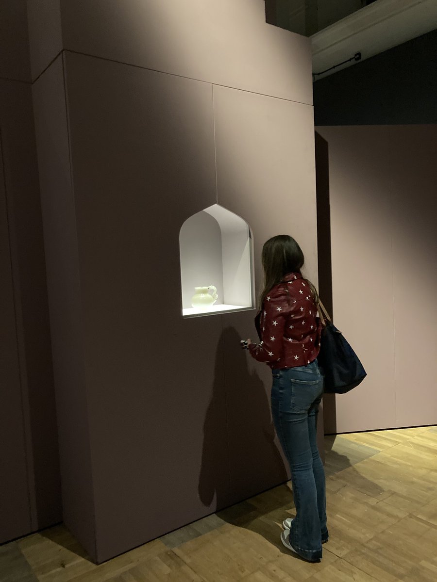 PipersSenior's tweet image. The second exhibition of the day was The Great Mughals: Opulence and Architecture. A complete contrast to the Naomi exhibition but we found lots of colour, pattern and texture inspiration to inject new directions into AS and A level projects. #PipersTextiles #PipersSixthform