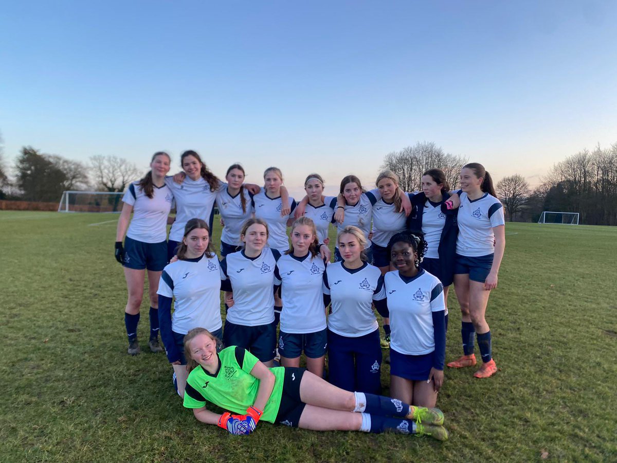 A great afternoon of Girls Football <a href="/MarlboroughCol/">Marlborough College</a> - our thanks to <a href="/WellingtonColl/">Wellington College</a> <a href="/ccolsport/">CliftonCollege Sport</a> <a href="/BGS_Football/">BGS Football</a> for travelling - wishing all teams an enjoyable half term when it arrives ⚽️🤝🗓️