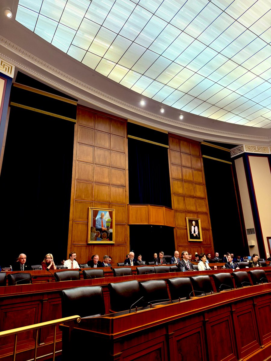 众议院中共问题特设委员会： 🚨今天上午，中共问题特设委员会正式组织并通过了在本届国会的规则！🇺🇸 在委员会 主席穆勒纳尔的领导下，我们将在接下来的两年里，继续抗击#