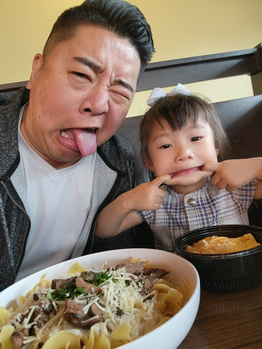 thomassuccessw's tweet photo. People say we look a like, what do you think?
Even the personality is genetic... 😅💝

#ChloeJasmineWang 👑☁️🦢 https://t.co/eri81S2ZlY