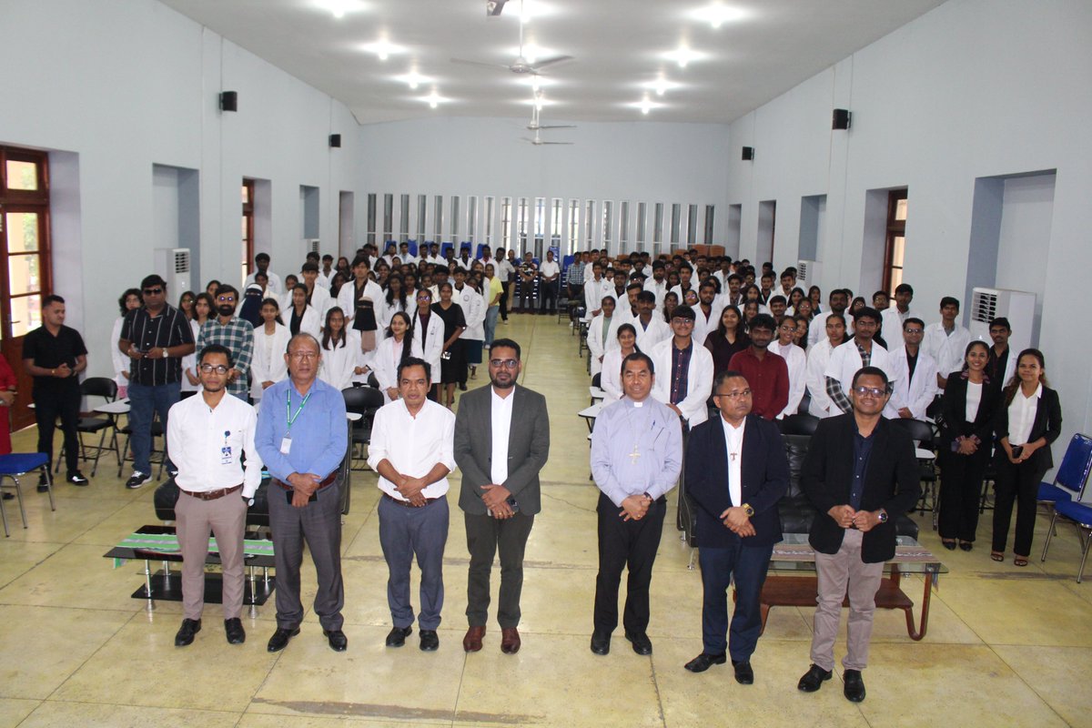 FFspdd's tweet image. Welcome ceremony for the international students from India in the MBBS program at UCT, alongside the donation of textbooks to the UCT library, under the cooperation agreement between Fundação São Paulo and IndoMed Educare Private Limited.