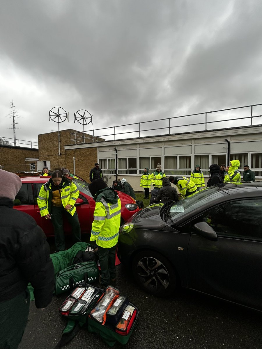 Final day of Simulation Week for our 3rd Year Student Paramedics‼️

Preparing to enter their final placement with a multi-casualty scenario. 

Testing their trauma skills and bandwidth whilst supporting our 1st Year MSc Paramedic Science (Pre-Registration) Student Paramedics 🚑🚨
