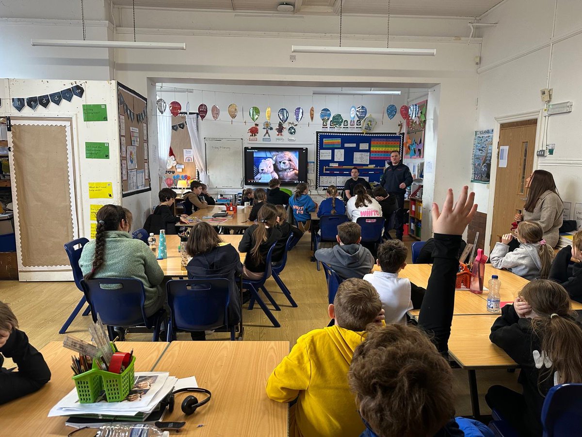 Fire safety today in KS2. Thank you to the boys from Rhymney Fire Station <a href="/SWFireandRescue/">South Wales Fire and Rescue Service</a> <a href="/fcwpa/">Fochriw Primary</a>