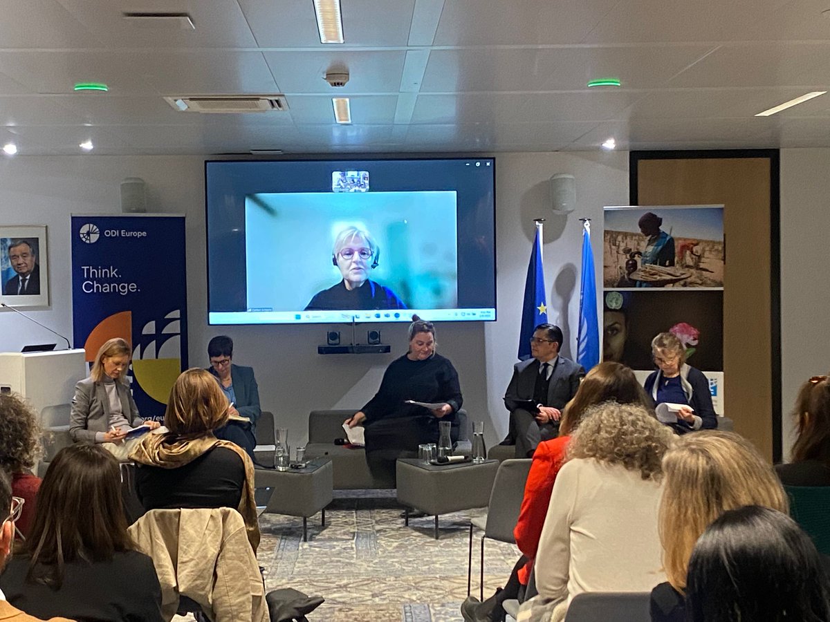 unwomenEU's tweet photo. We hosted our 5th #GenderTalks w/ @ODI_Europe on Gender in the EU's Foreign Policies!
Panelists highlighted the need to:
🌎Find new ways to promote #GEWE in current times
🌎Achieve equal rep. of women in decision-making
🌎Continue gender-mainstreaming in EU foreign policies https://t.co/u9KJDvPgHL