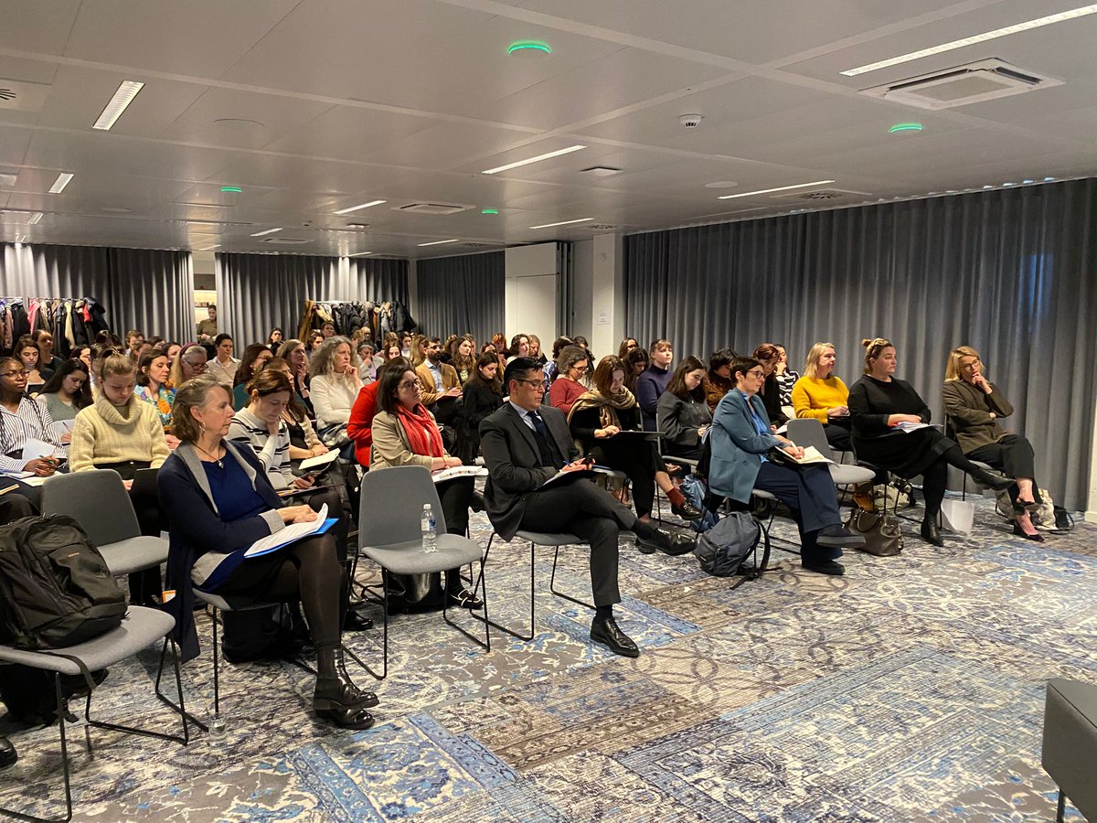 unwomenEU's tweet photo. We hosted our 5th #GenderTalks w/ @ODI_Europe on Gender in the EU's Foreign Policies!
Panelists highlighted the need to:
🌎Find new ways to promote #GEWE in current times
🌎Achieve equal rep. of women in decision-making
🌎Continue gender-mainstreaming in EU foreign policies https://t.co/u9KJDvPgHL