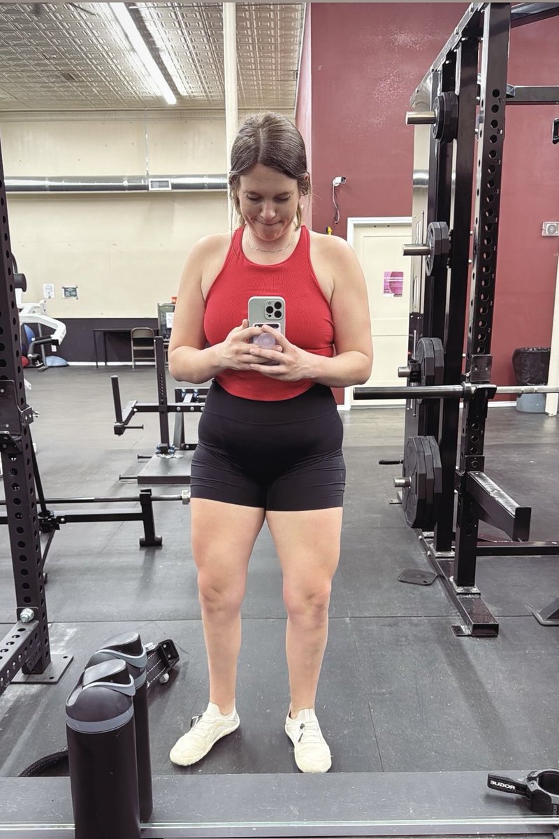 Happy Friday

Ladies, this is your reminder that lifting heavy is for YOU. Doing Pilates and Barre workouts simply do not allow you to gain more than minimal amounts of muscle.