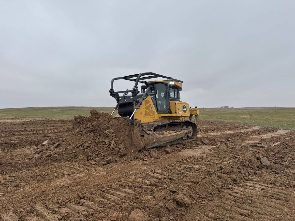 rockormiston2's tweet image. Some dirt work to soothe the soul!!