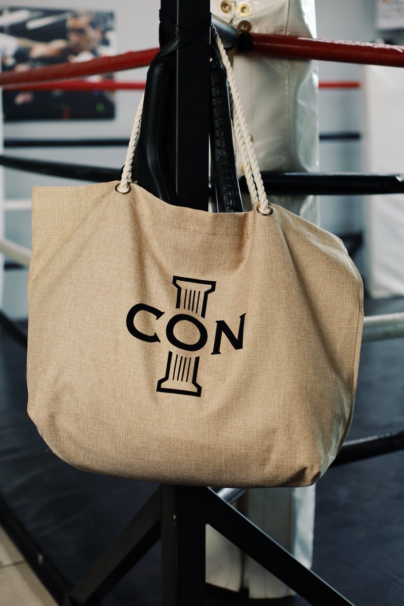 ICONWEAR08's tweet photo. ICON WEAR Tote bag | 

Available at @UnseenGrail | in-store and online 

Model: @fathior_4k
Photographer: @longtermutopian https://t.co/Gp20tjSjg5