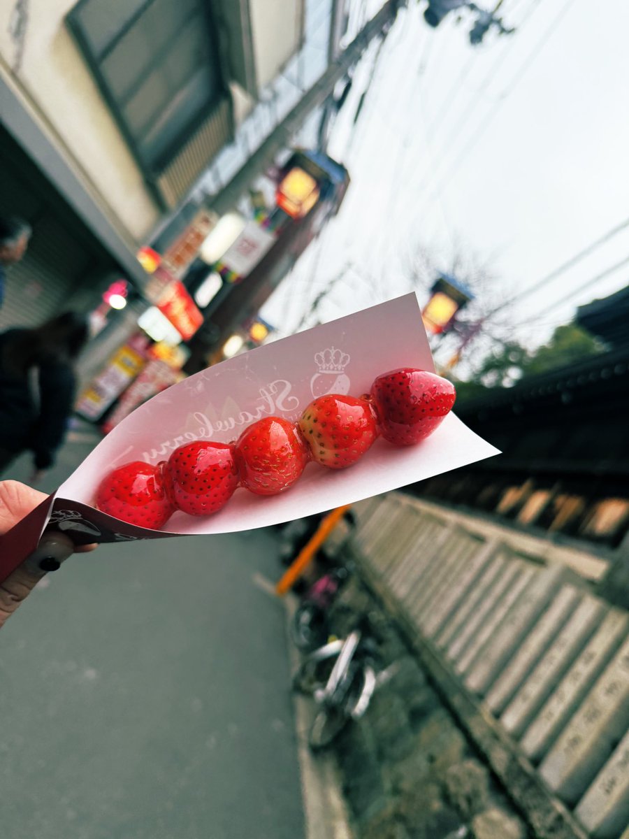 y39__na's tweet photo. 2/1～3で大阪行ってきました🚄
初日は@shumation_0309 様の上映会♡
最高過ぎた🥹🥹🥹
ユンギ好きやーってなったし
定期的に大画面で見たい!!!切実
ボイスキーリングは...🤦‍♀️❤️‍🔥𐤔𐤔
そしてタンフル食べた🍓 https://t.co/YaBxUyIbuA