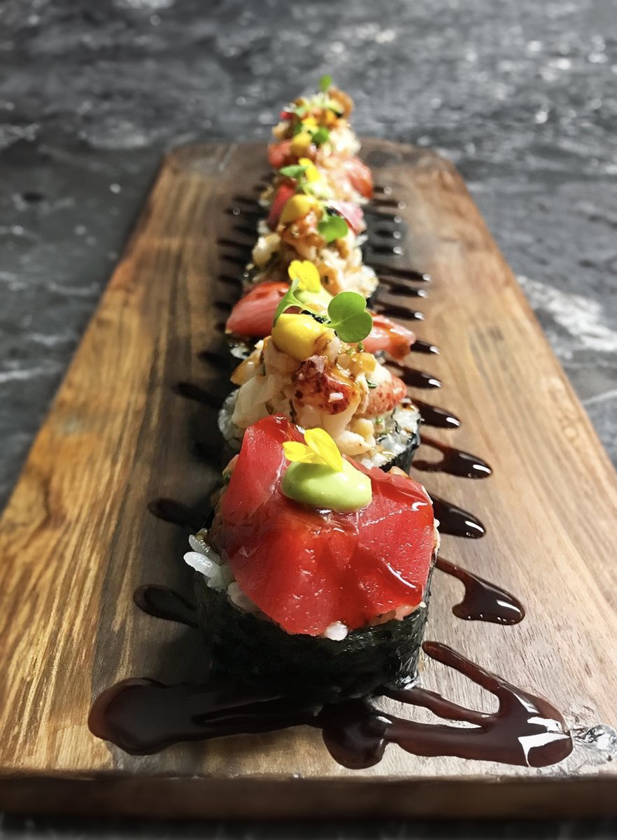 Commencez votre week-end avec une explosion de saveurs grâce à ces makis uniques.
Start your weekend off with a burst of flavor from these uniquely crafted makis.

En Salle à Manger | Pour Emporter | Livraison
Dine-in | Takeout | Delivery
-
514-750-7534
info@parkresto.com