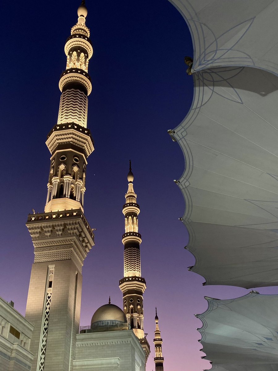 الغروب من المَدينة الفِردَوسيَّة، تبارك الله! 🤍