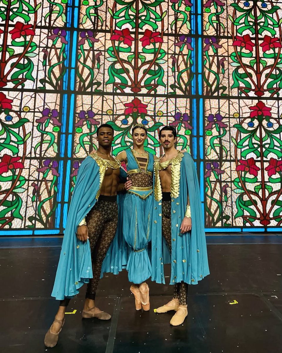 bryanramirez_of's tweet photo. 𝔸𝕣𝕒𝕓𝕚𝕔 𝕕𝕒𝕟𝕔𝕖 ⚜️ 
#nutcrackers #operaroma https://t.co/poAG2eWg46