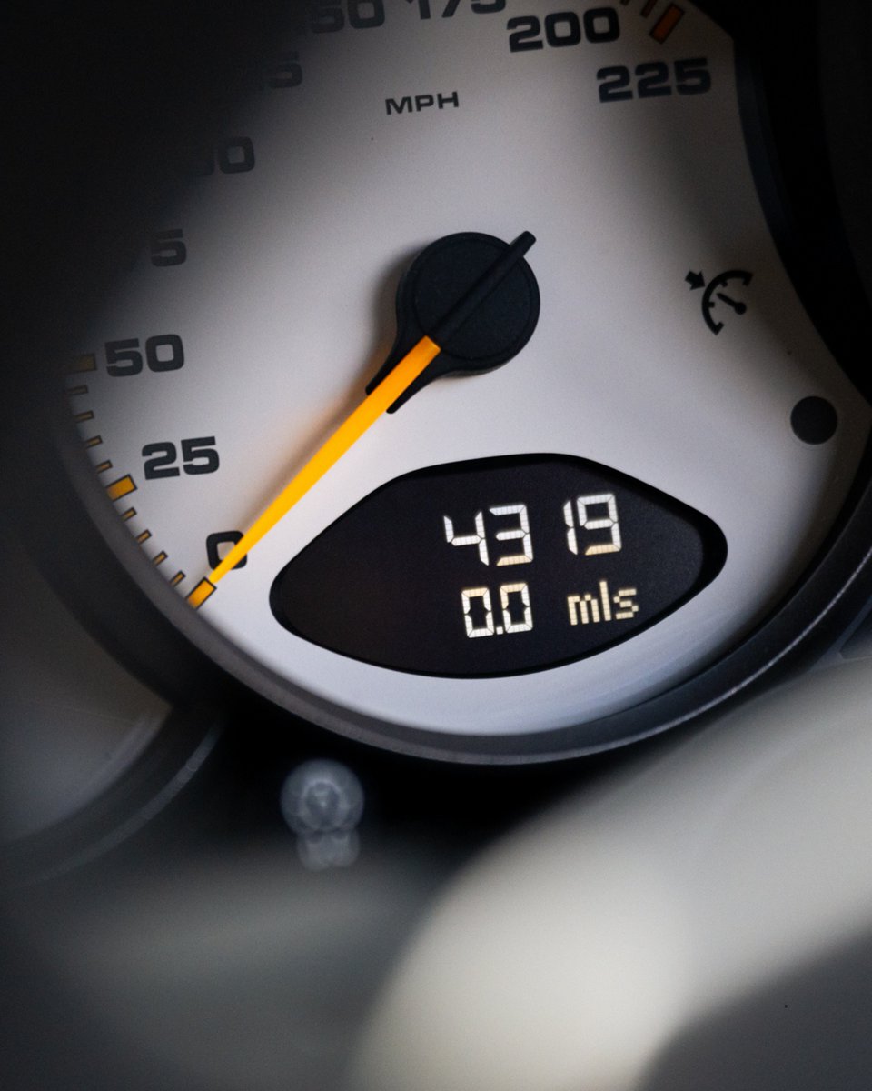 Peak GT3.

A one-owner, 4k-mile 2010 Porsche 997.2 GT3 sold via @ashgood_porsche in an auction powered by @carhunaplatform. Zero over-revs, front axle lift, full Porsche history—pure perfection.

Looking to sell your Porsche? List it with Carhuna today.