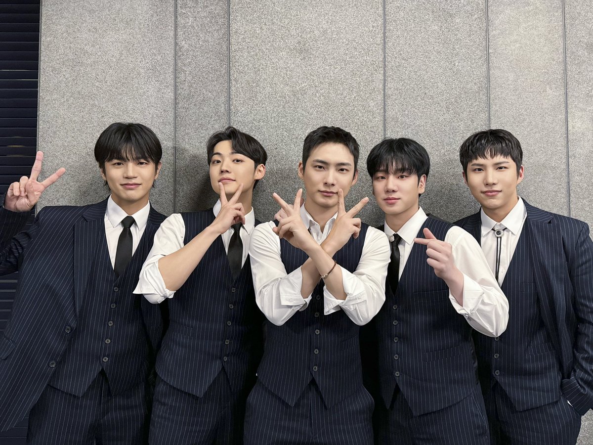 official_ACE7's tweet photo. [📸]

250207 메이크스타 팬사인회 종료 

오늘 많이 추웠지?
마라탕 먹었어 초이스?! 😝

#에이스 #피냐타 #에이스피냐타
#ACE #PINATA #AcePINATA https://t.co/AB14ALeAZL