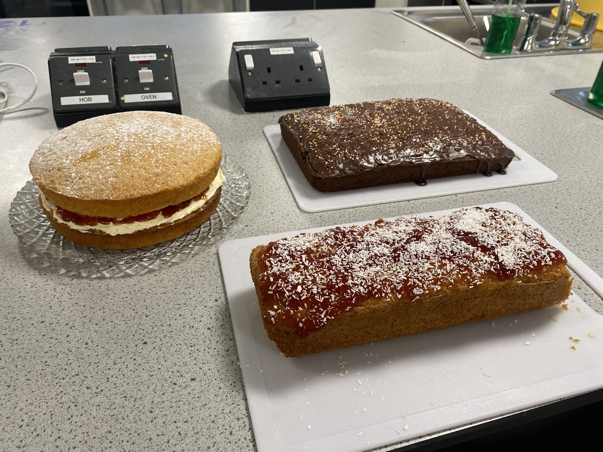 A super busy, yet successful bakery 👩🏻‍🍳 🍞 🥯 this week. We made over £60 worth of sales for charity &amp; made lots of staff super happy. Lots of delicious bakes on our menu; scones, old skool cake, cookies, biscoff brownies, Victoria sponge &amp; jam and coconut cake <a href="/WhitmoreHigh/">Whitmore High School</a>